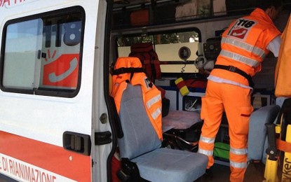 Bimba scende dall’autobus e viene investita da un’auto, sfiorata tragedia a Veglie
