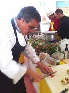 Lo chef Mimino Simmini durante il contest