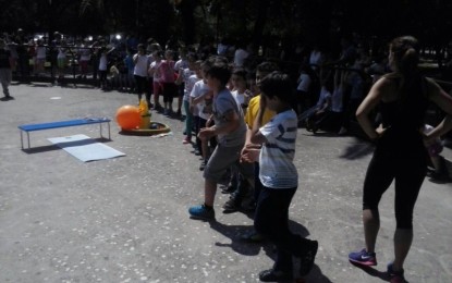 Lo sport tra i banchi di scuola. Le foto della manifestazione dei ragazzi di via Duca D’Aosta