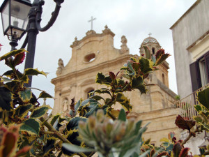 La parrocchia S. Maria Assunta di piazza Plebiscito (foto Luca Ciccarese)