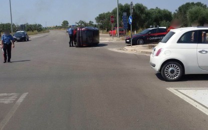 Violento scontro tra auto sulla circonvallazione di Veglie, fortunatamente per i passeggeri solo lievi ferite