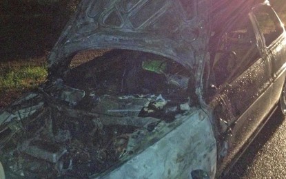 Si incendia l’auto mentre rientra a casa, tragedia sfiorata all’ingresso di Villa Baldassarri