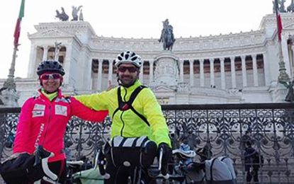 La brindisina Anna Rita Giustizieri ed il salicese Antonio Spagnolo sono rientrati dal viaggio in bici verso Roma