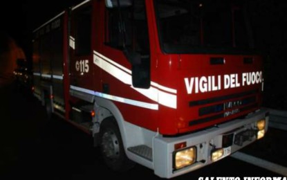 A fuoco una Opel nella zona industriale di Squinzano, indagano i Carabinieri