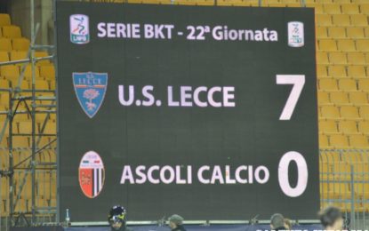 US Lecce, i giallorossi vincono per 7 a 0 contro l’Ascoli e si portano al terzo posto